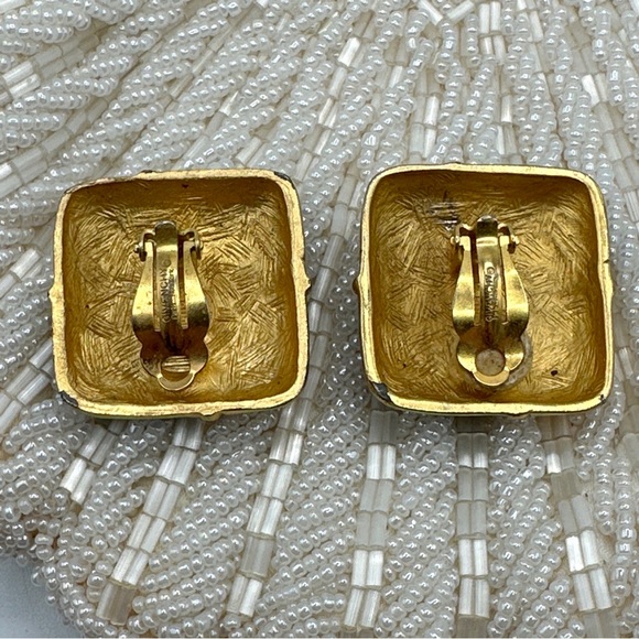 Vintage 1980’s Givenchy enamel earrings clip on #321 - Picture 4 of 6
